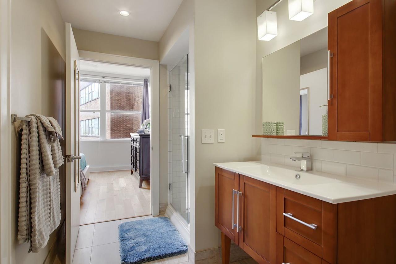 New 2bdrm Dtown Canal St Bourbon St #1218 *
