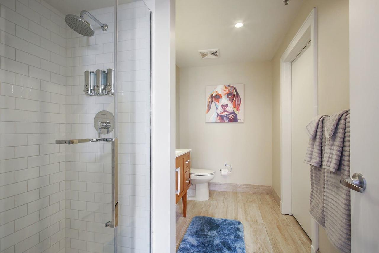 New 2bdrm Dtown Canal St Bourbon St #1218 Holiday home