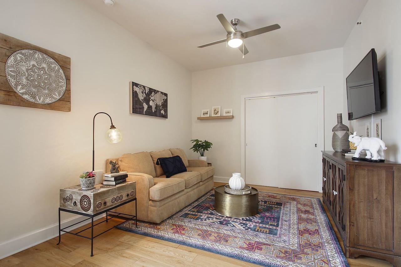 New 2bdrm Dtown Canal St Bourbon St #1218